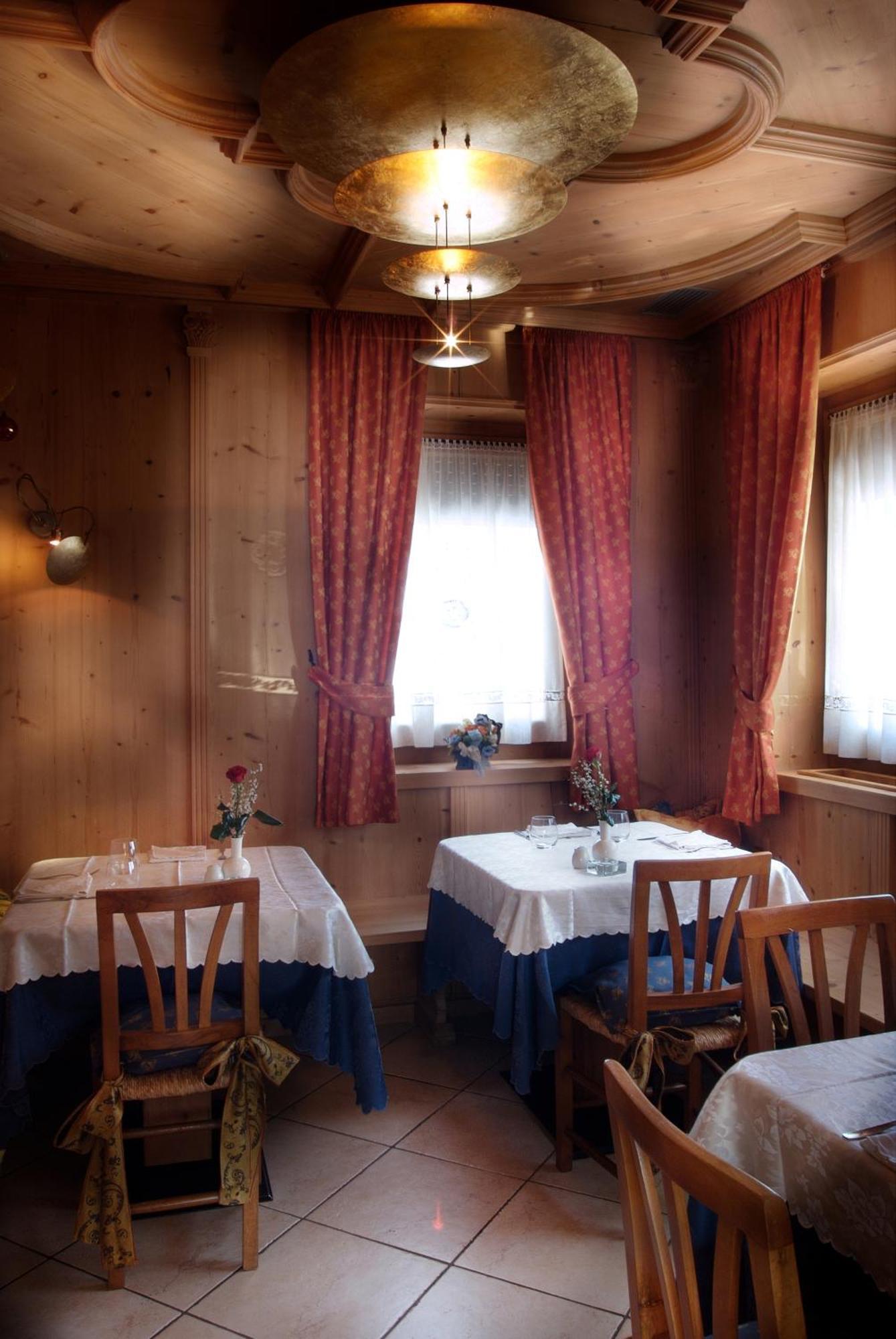 Albergo Ristorante Alle Codole Canale dʼAgordo Esterno foto
